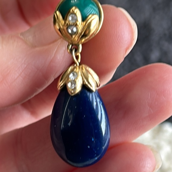 Vintage Glam Tear Drop Blue Rhinestone Statement Earrings - Picture 4 of 4